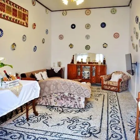 Feriehus Afrodite's Traditional House *