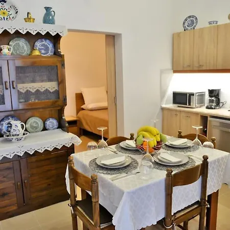 Tatil Evi Afrodite's Traditional House